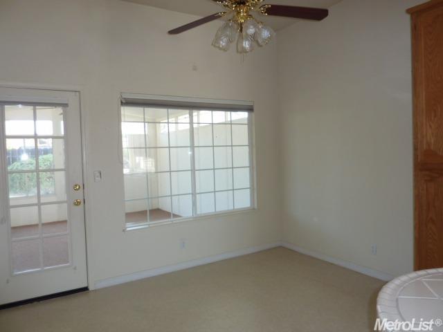 916 S Willow Ave, Manteca, CA 95337 photo 8