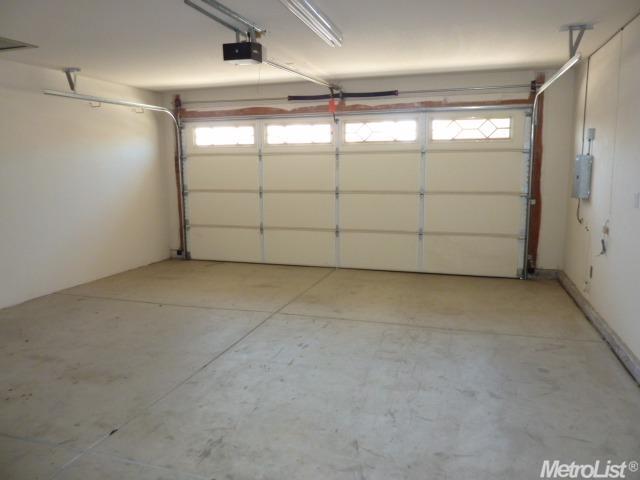 916 S Willow Ave, Manteca, CA 95337 photo 17