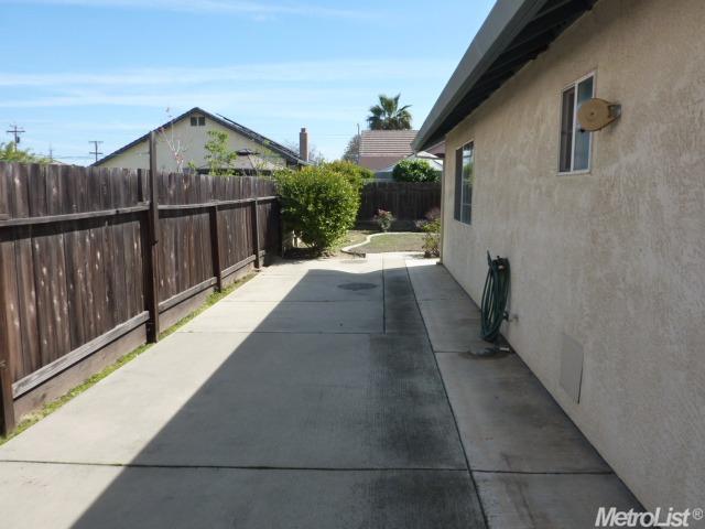 916 S Willow Ave, Manteca, CA 95337 photo 22