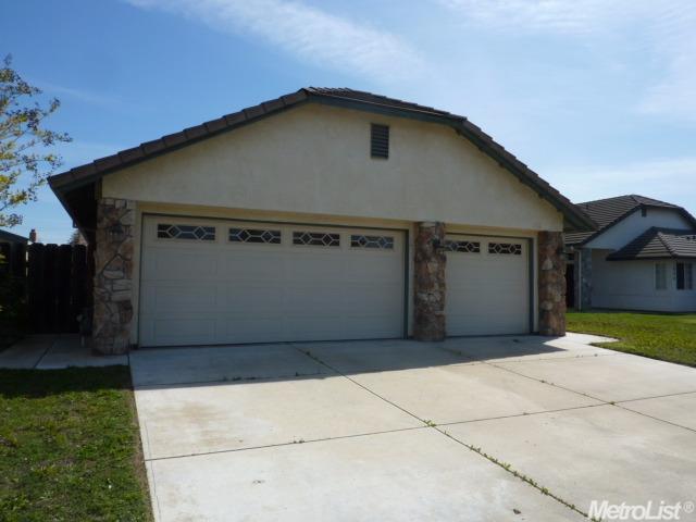916 S Willow Ave, Manteca, CA 95337 photo 3