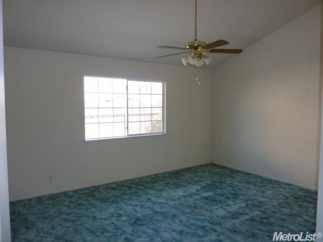 916 S Willow Ave, Manteca, CA 95337 photo 12