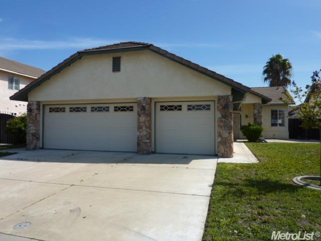 916 S Willow Ave, Manteca, CA 95337 photo 1