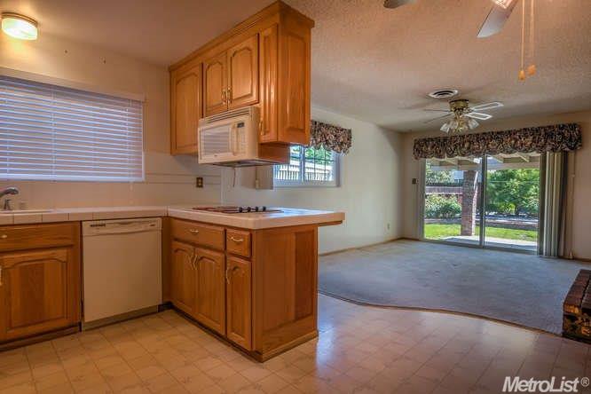 222 Laguna Dr, Tracy, CA 95376 photo 2