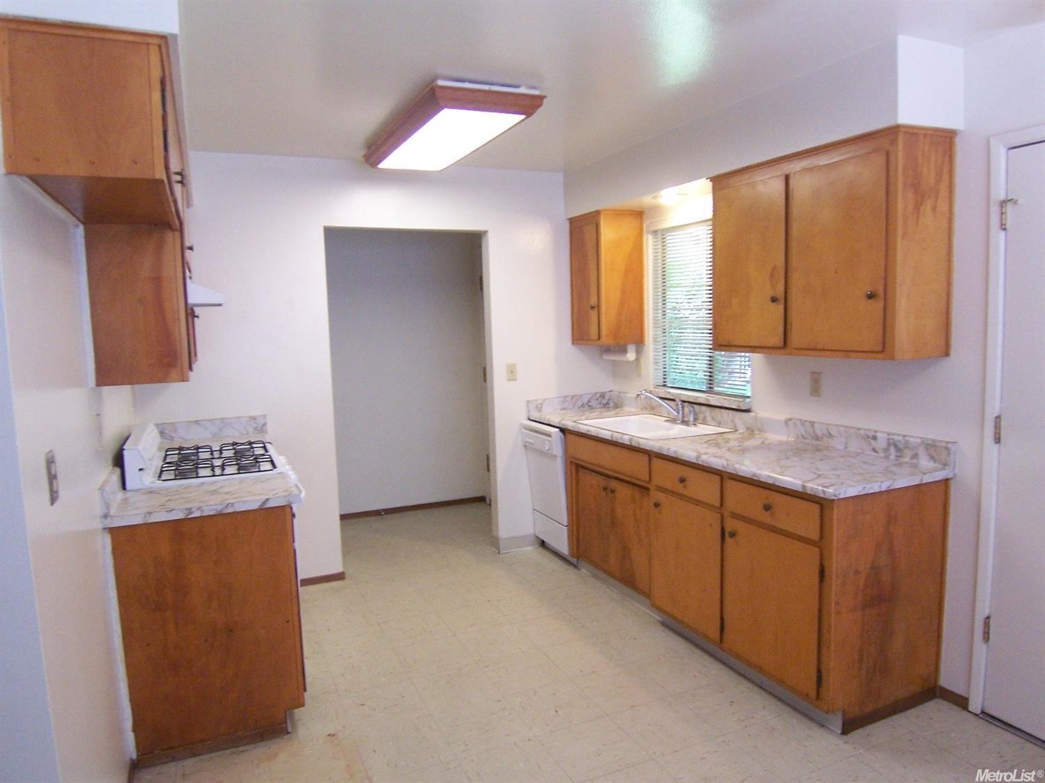 4833 Mcnary Ct, Modesto, CA 95357 photo 4