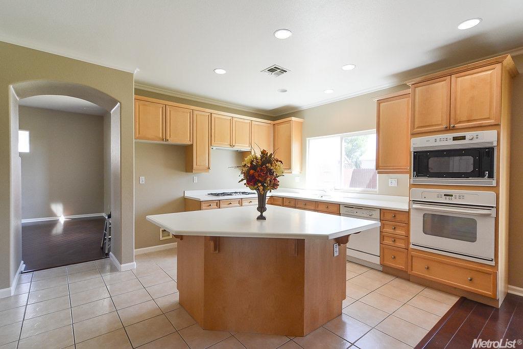 2238 Gibralter Dr, Manteca, CA 95337 photo 7