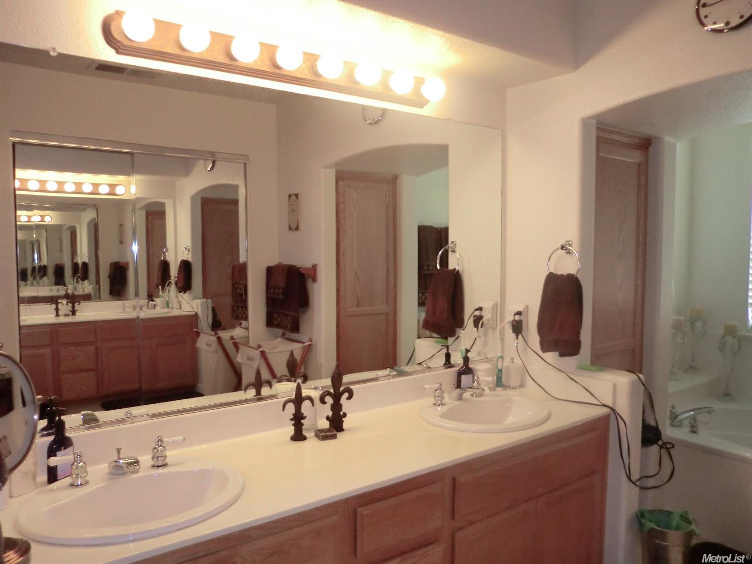 483 Summer Ln, Tracy, CA 95377 photo 13