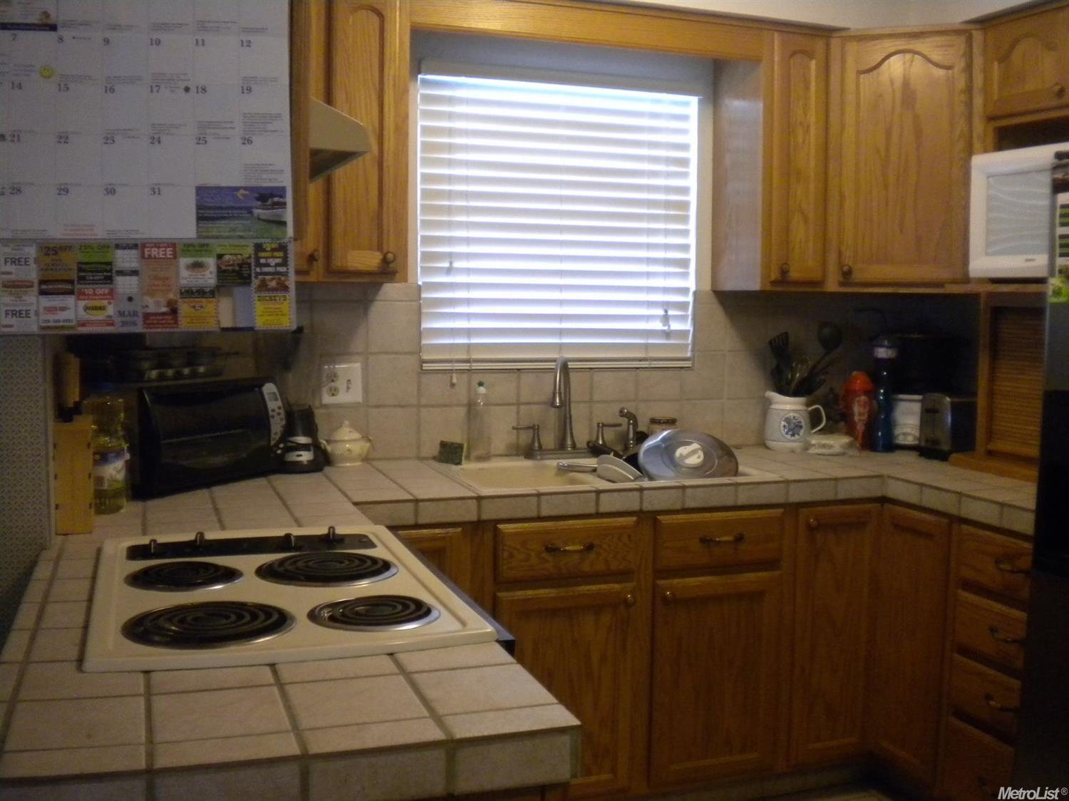 2301 Yosemite Dr, Lodi, CA 95242 photo 2