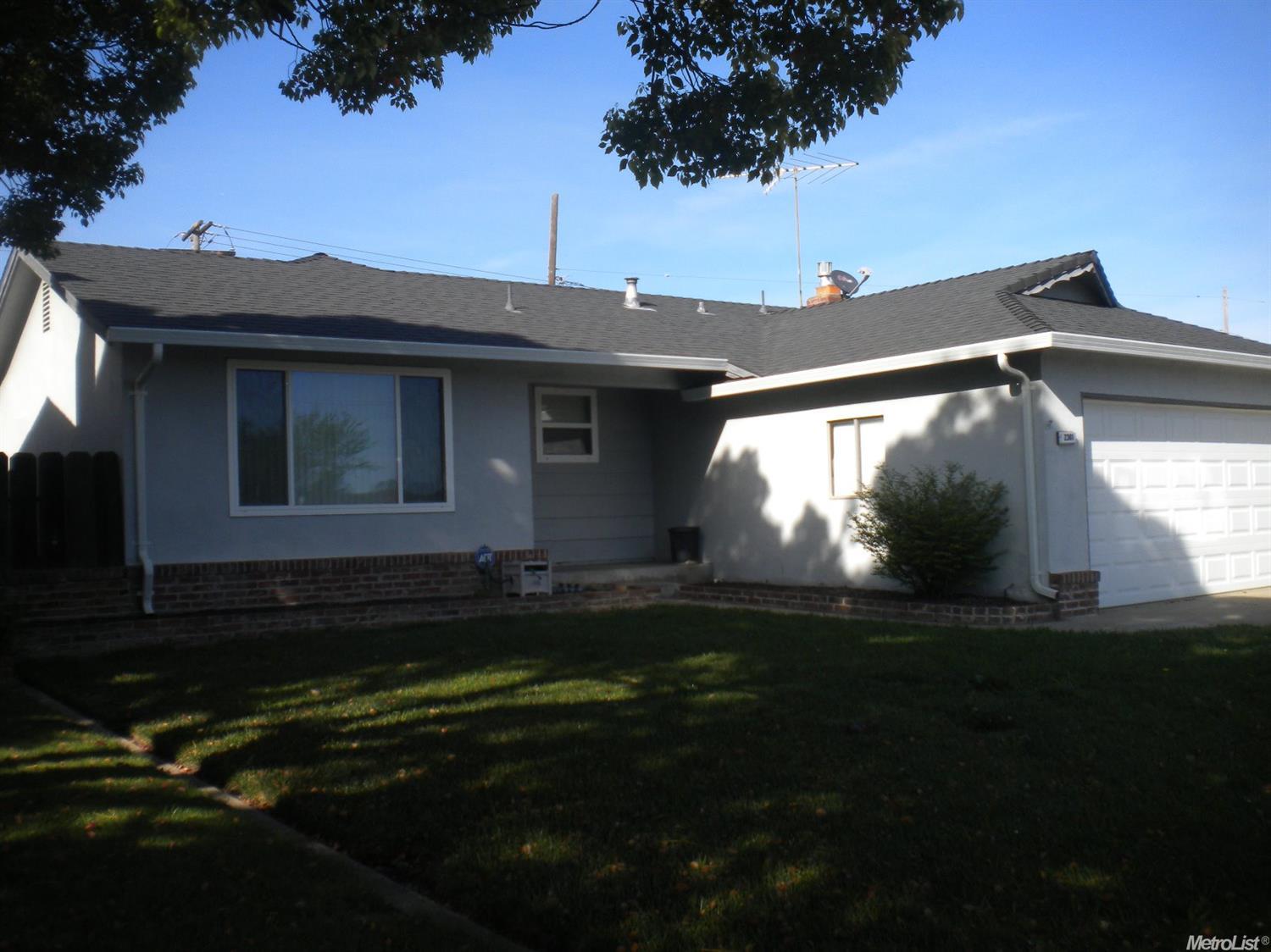 2301 Yosemite Dr, Lodi, CA 95242 photo 1