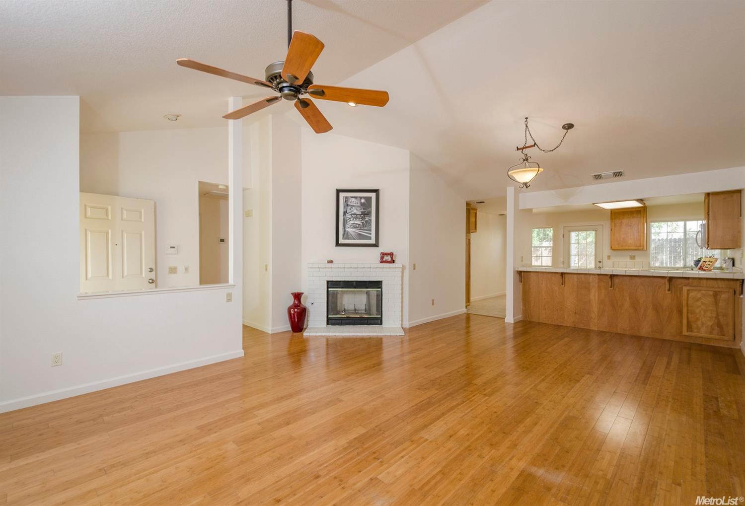 3863 Olivebranch Ln, Carmichael, CA 95608 photo 4