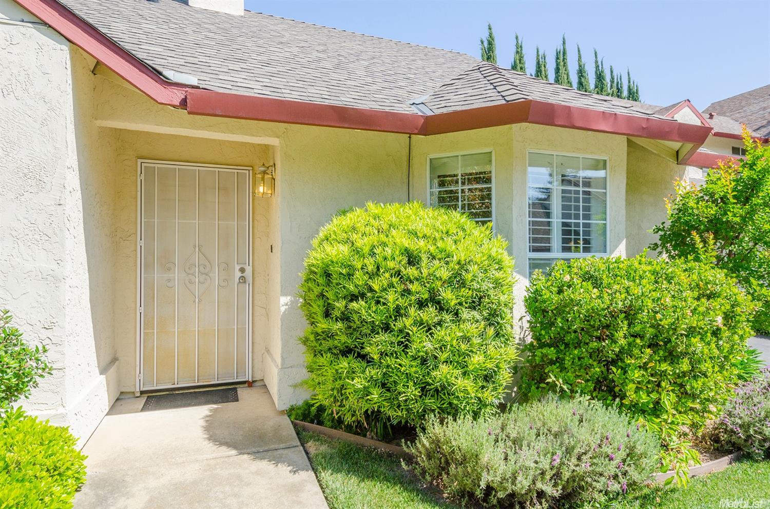 3863 Olivebranch Ln, Carmichael, CA 95608 photo 3