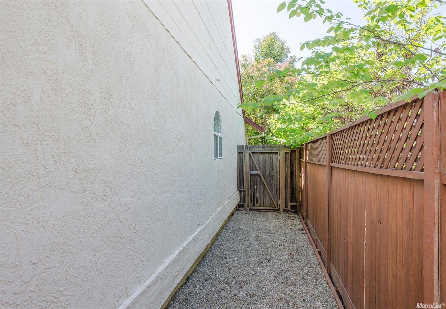 3863 Olivebranch Ln, Carmichael, CA 95608 photo 19