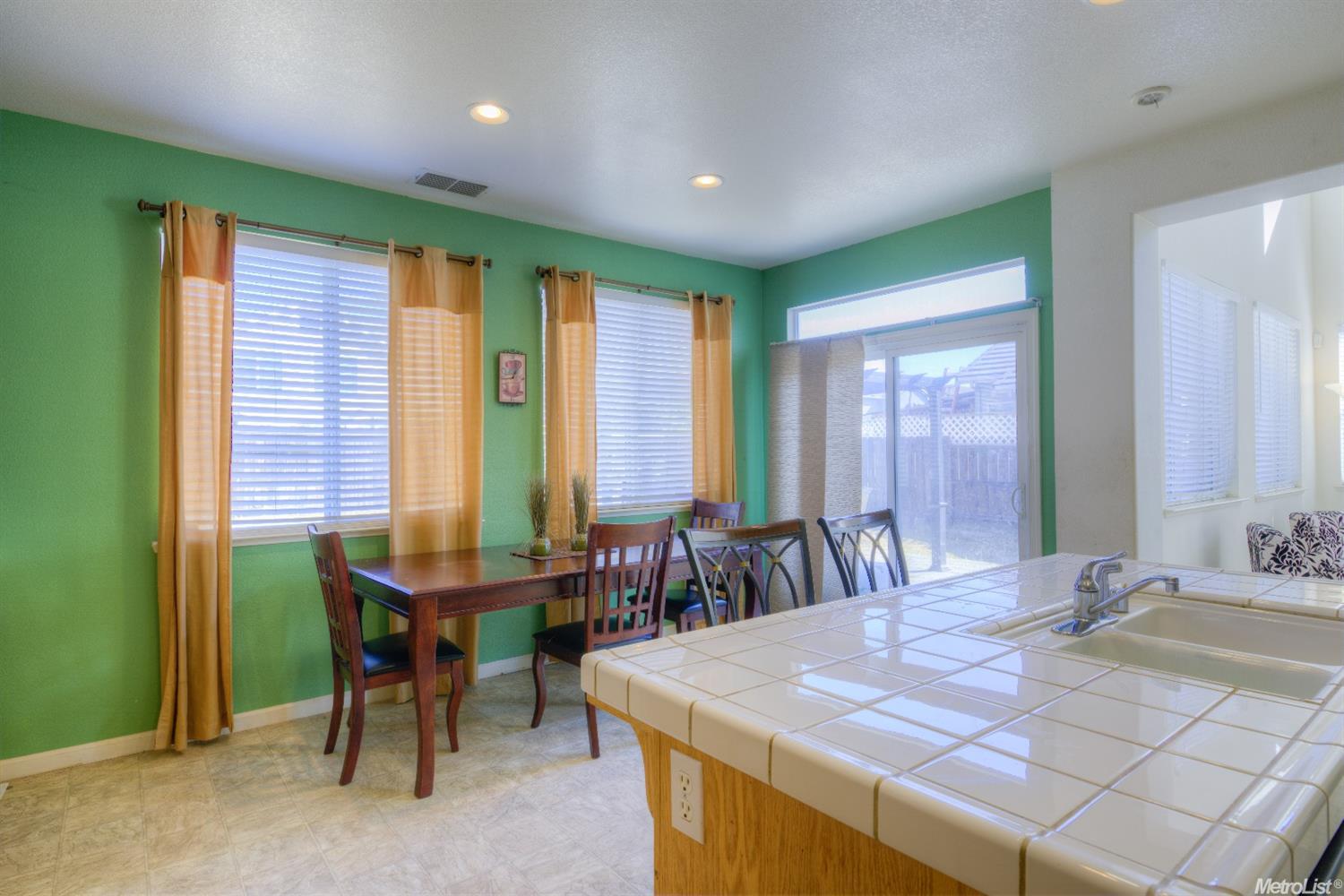 3669 Pomegranate Ave, Ceres, CA 95307 photo 8