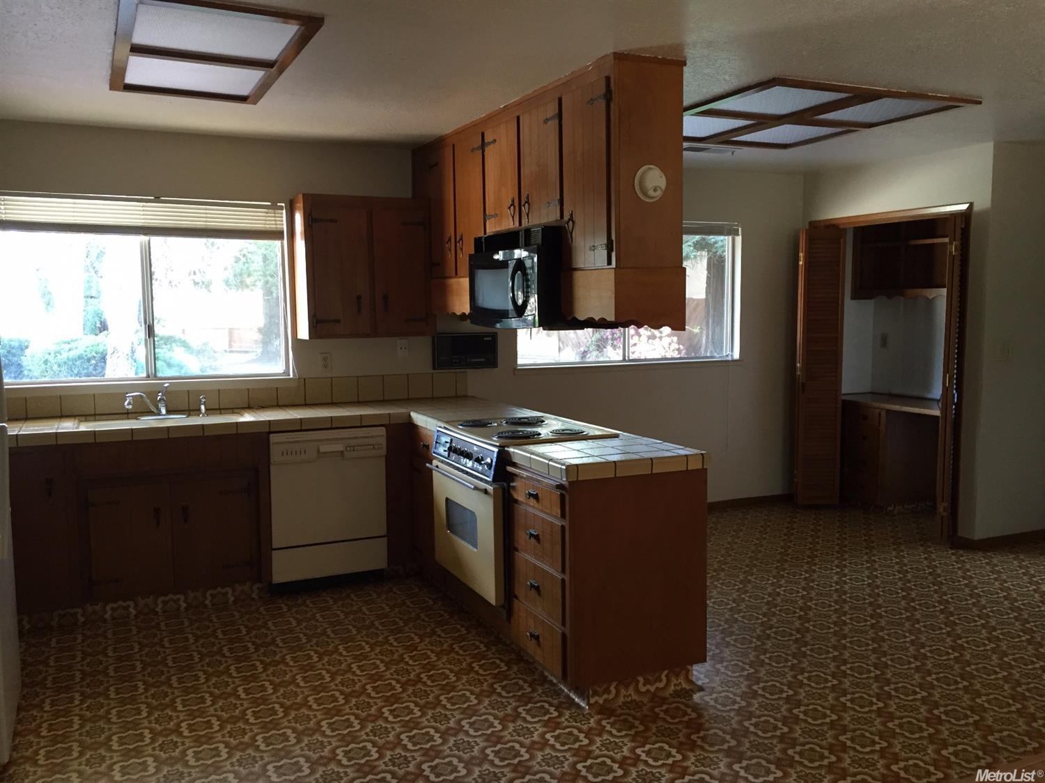 2485 Jensen Pl, Turlock, CA 95382 photo 4