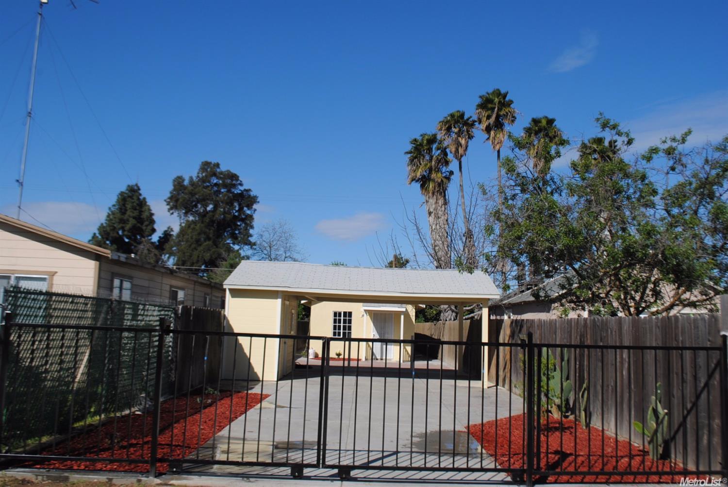 1605 Eureka St, Modesto, CA 95358 photo 2