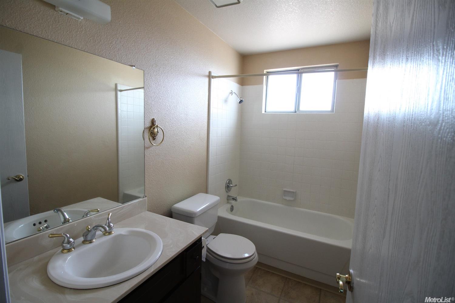 1417 Parkview St, Manteca, CA 95337 photo 17