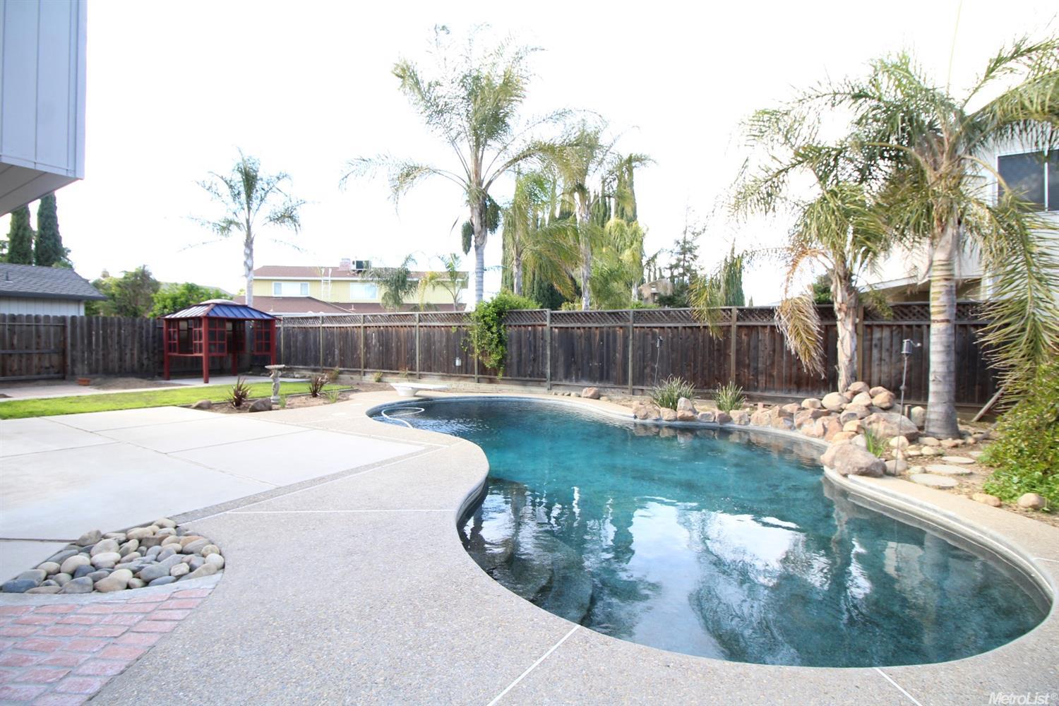 1417 Parkview St, Manteca, CA 95337 photo 2