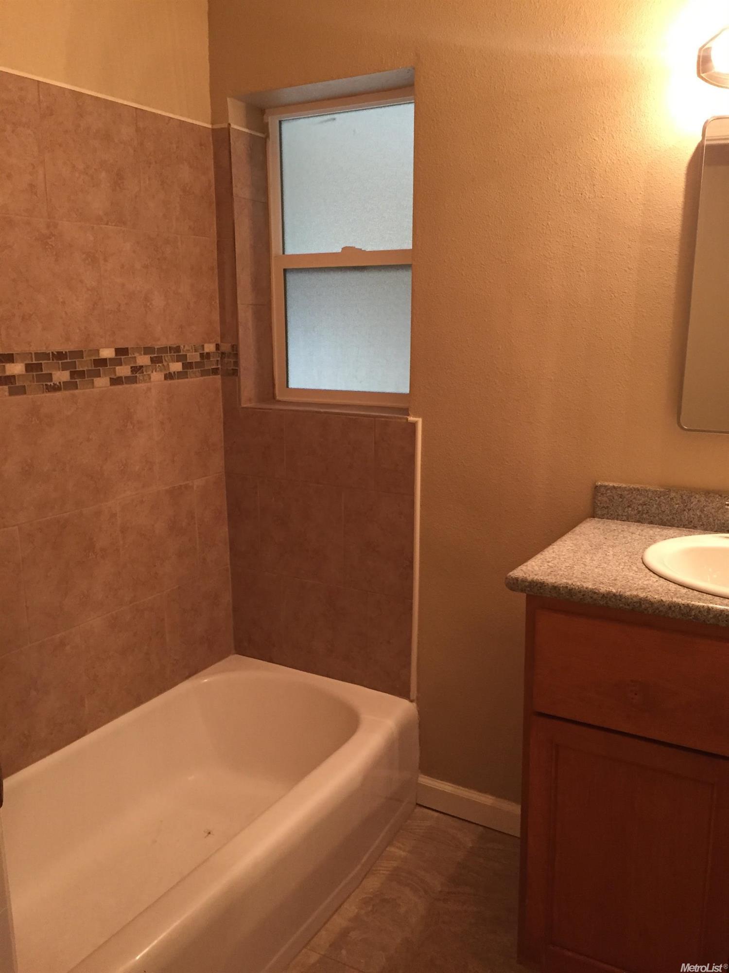 1801 Evergreen Ave, Modesto, CA 95350 photo 8