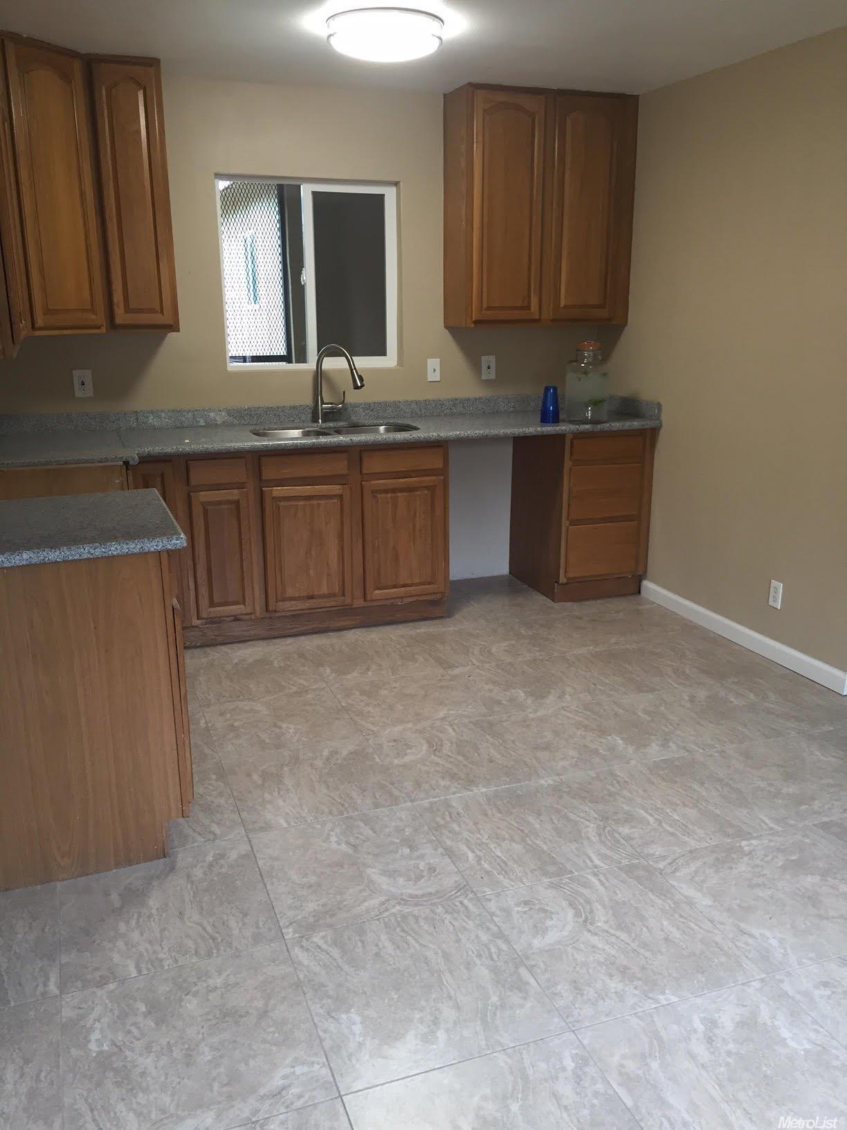 1801 Evergreen Ave, Modesto, CA 95350 photo 3