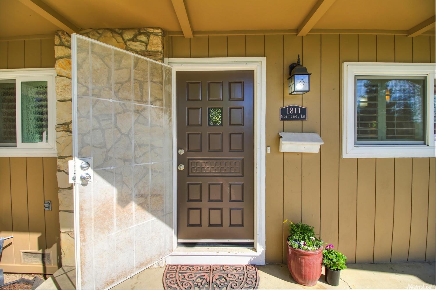 1811 Normandy Ln, Lodi, CA 95242 photo 1