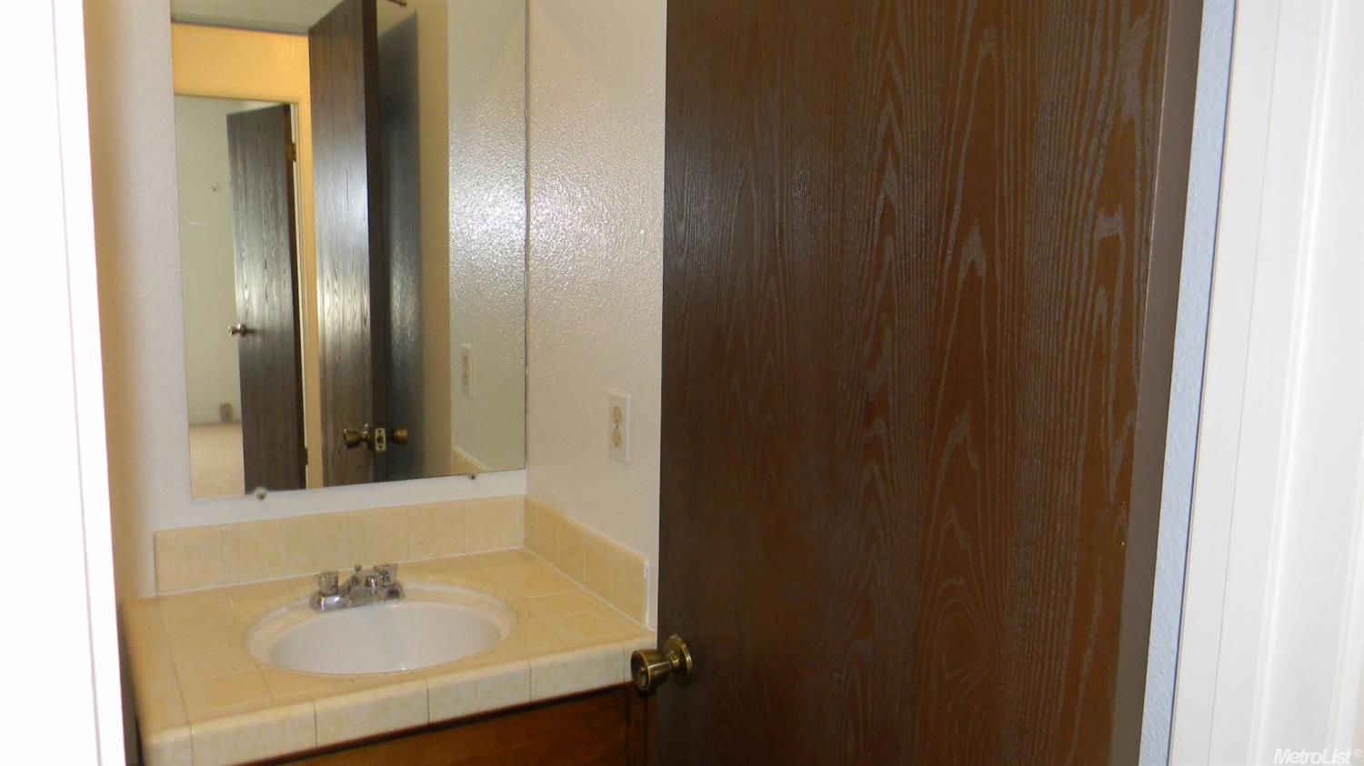 9204 Eaglepoint Ln, Stockton, CA 95210 photo 10