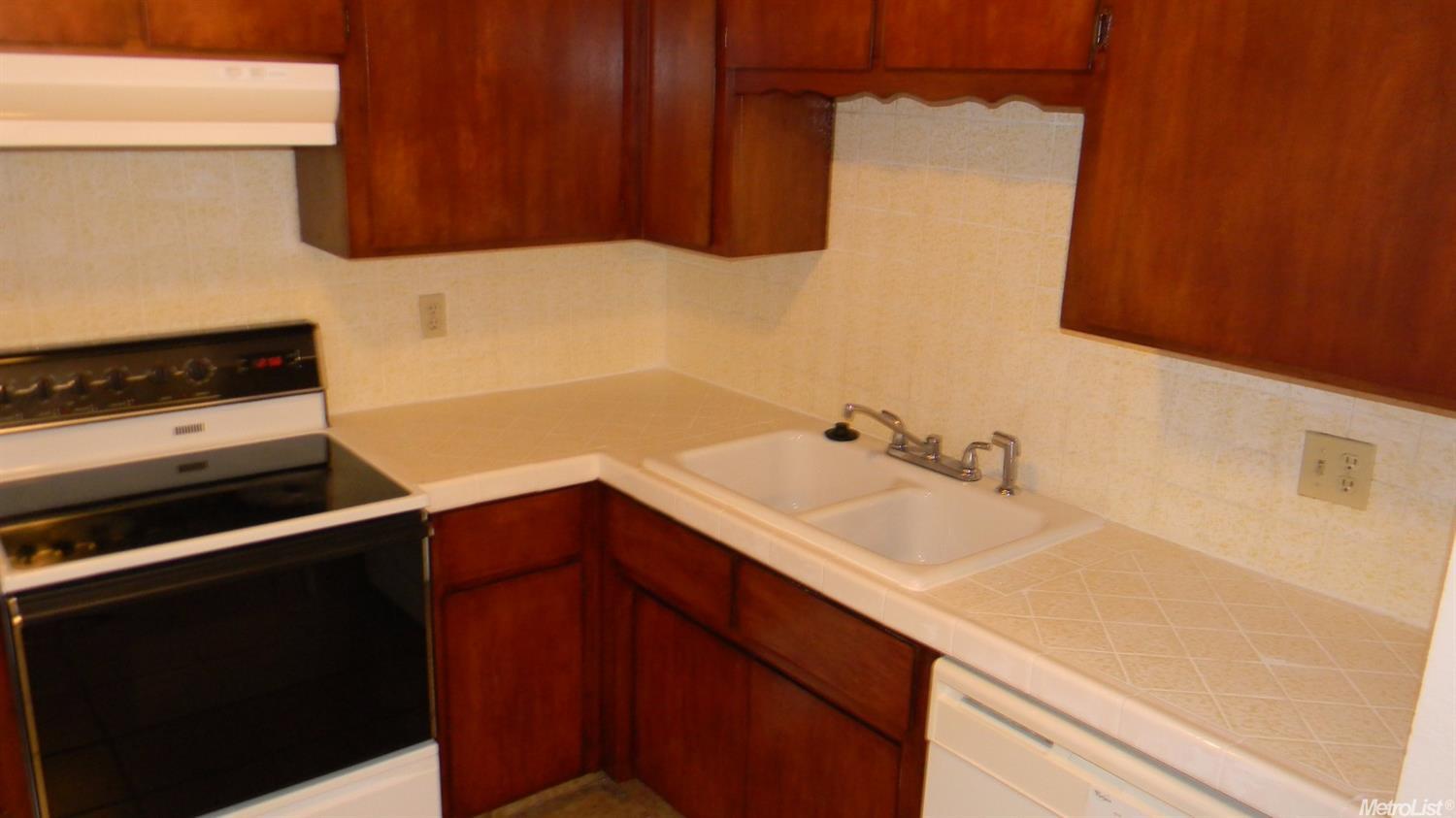 9204 Eaglepoint Ln, Stockton, CA 95210 photo 5