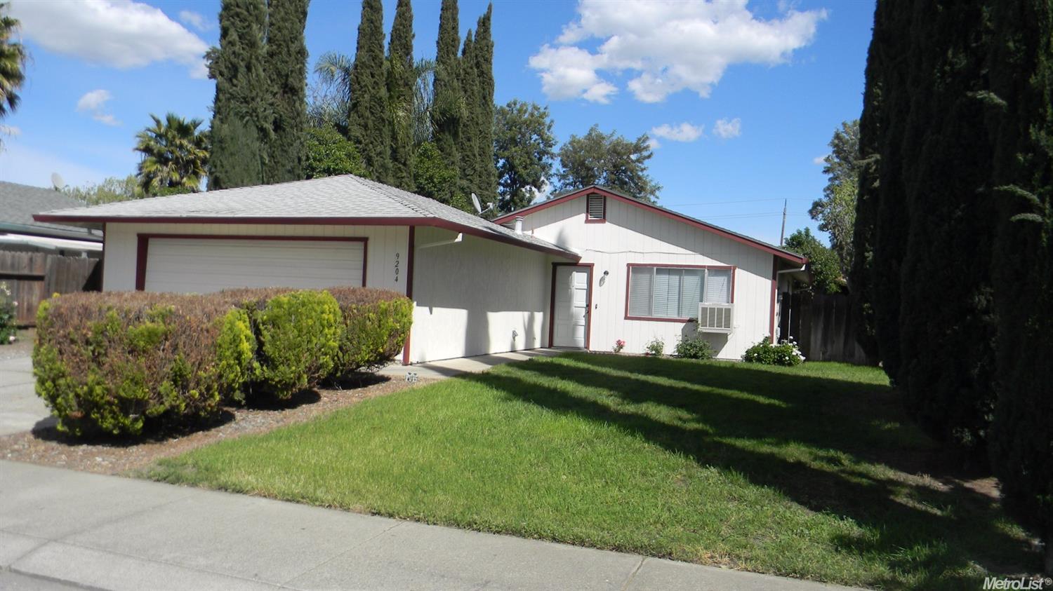 9204 Eaglepoint Ln, Stockton, CA 95210 photo 2