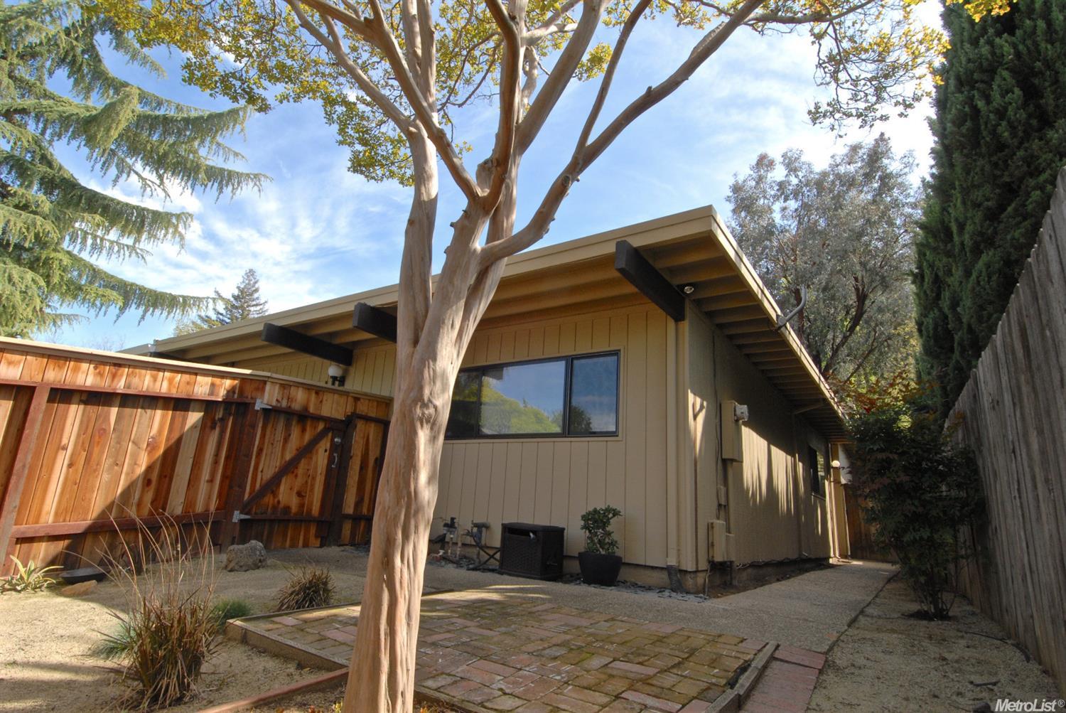 5742 Locust, Carmichael, CA 95608 photo 4