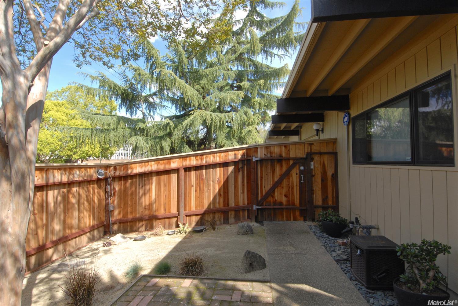 5742 Locust, Carmichael, CA 95608 photo 5