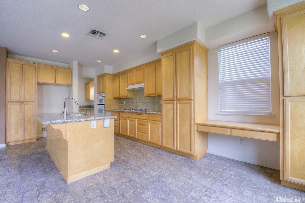 1883 Greenfield Dr, Turlock, CA 95382 photo 13