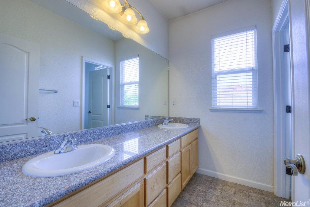 1883 Greenfield Dr, Turlock, CA 95382 photo 23