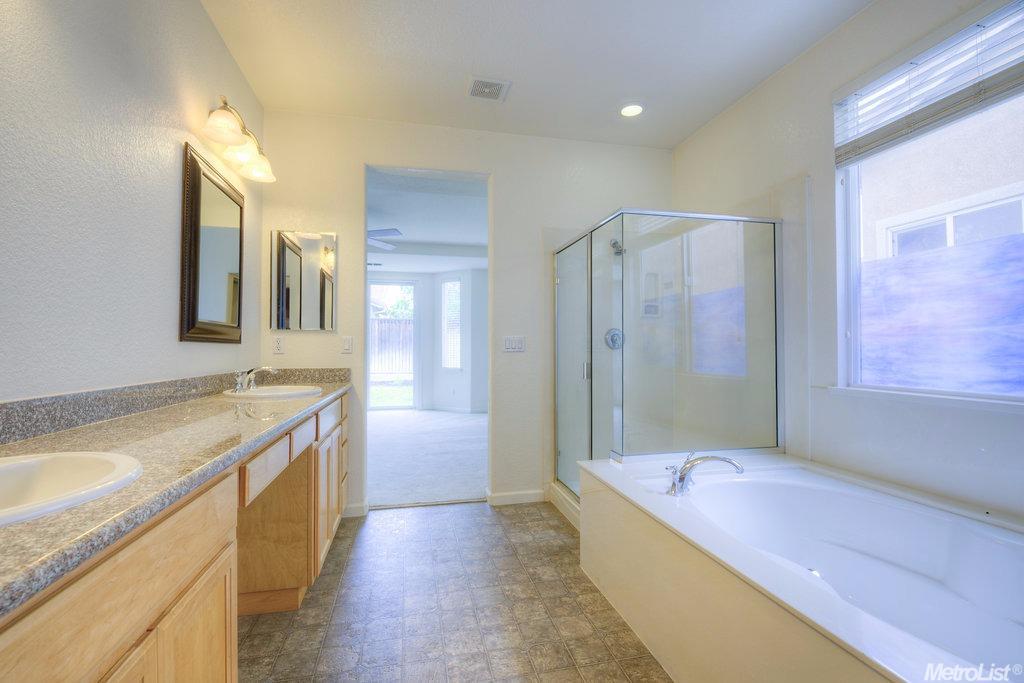 1883 Greenfield Dr, Turlock, CA 95382 photo 19