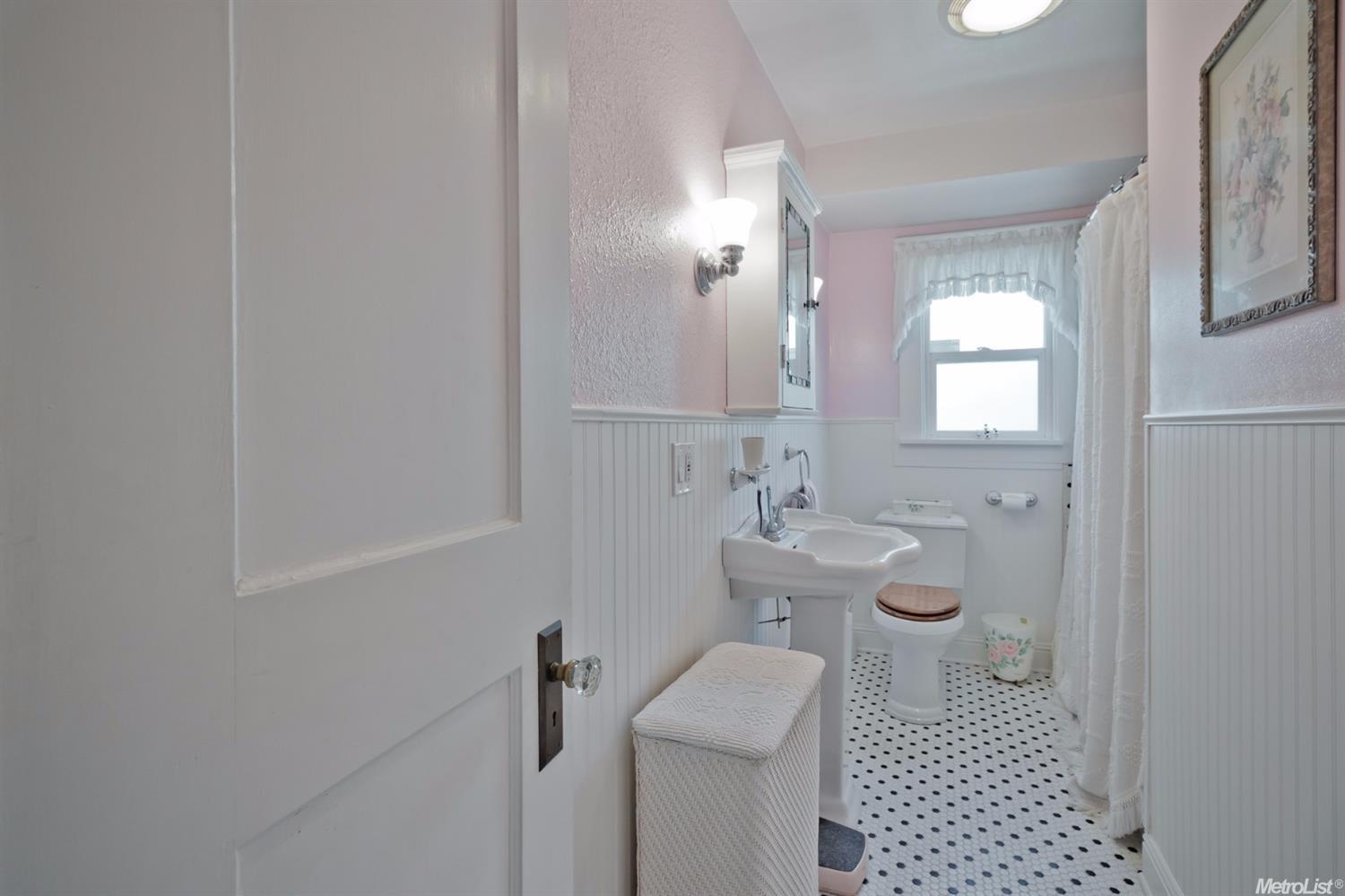 547 Auburn St, Modesto, CA 95350 photo 8