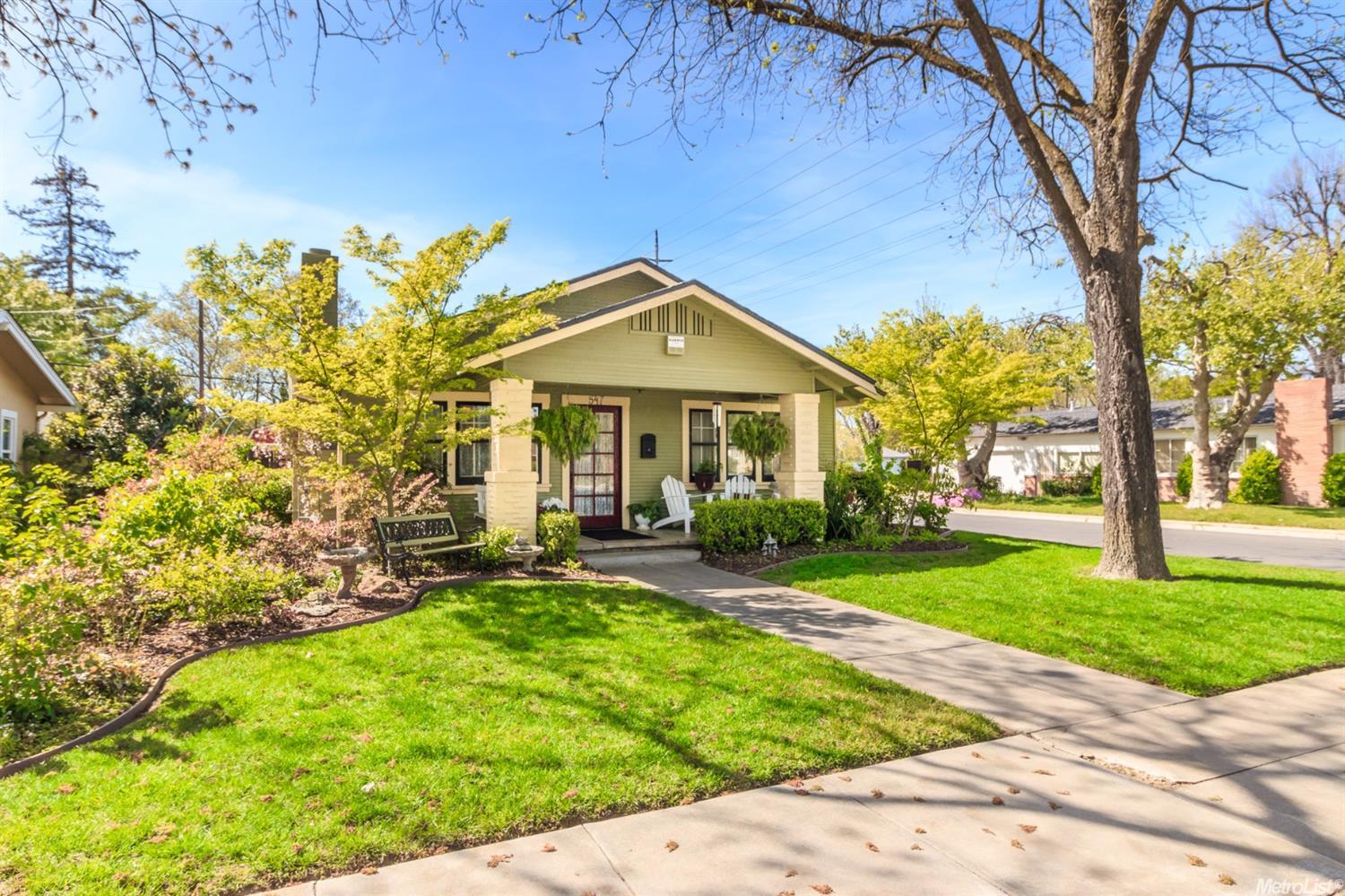 547 Auburn St, Modesto, CA 95350 photo 1