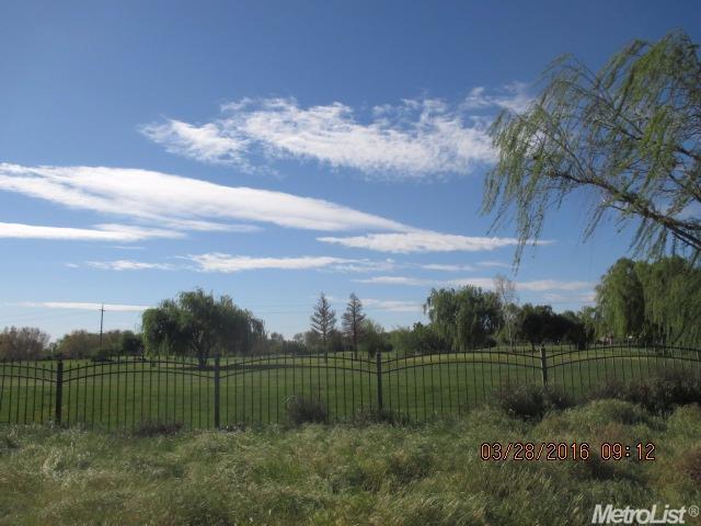 1211 S Highland Ave, Ripon, CA 95366 photo 8