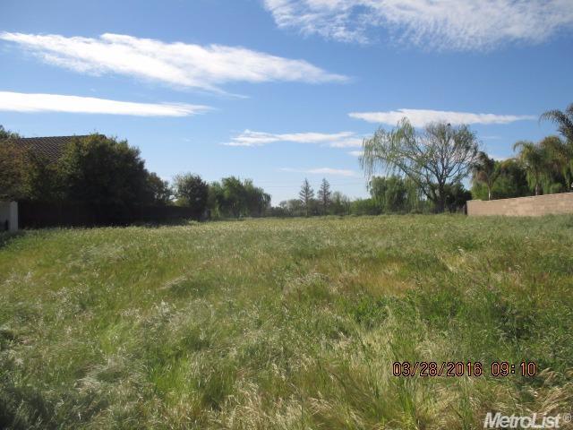 1211 S Highland Ave, Ripon, CA 95366 photo 2