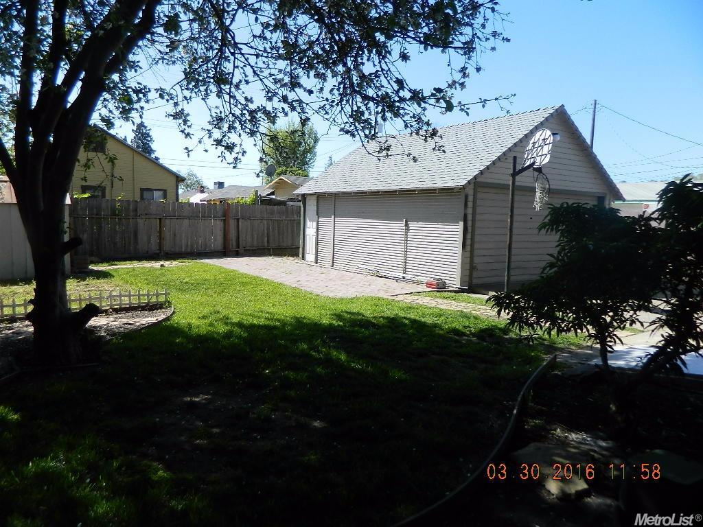 516 E Tokay St, Lodi, CA 95240 photo 4