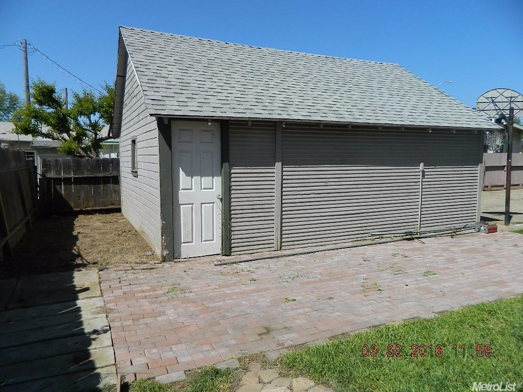 516 E Tokay St, Lodi, CA 95240 photo 7