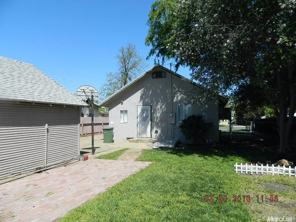 516 E Tokay St, Lodi, CA 95240 photo 6