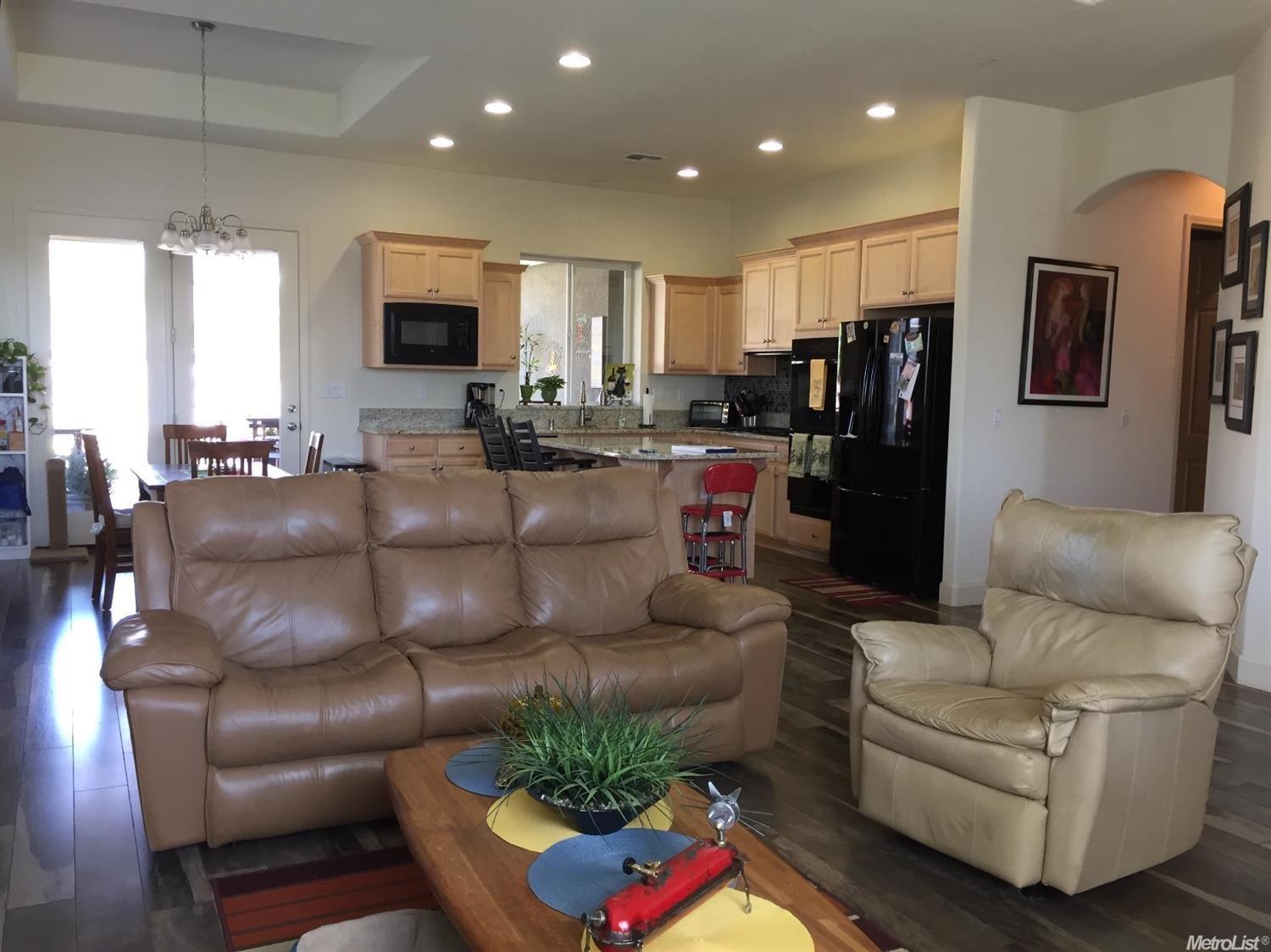 243 Travertine, Ripon, CA 95366 photo 2