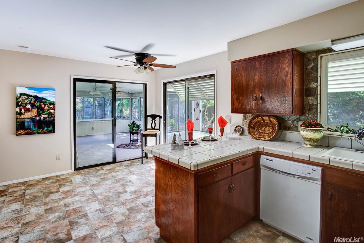 6256 Templeton Dr, Carmichael, CA 95608 photo 10