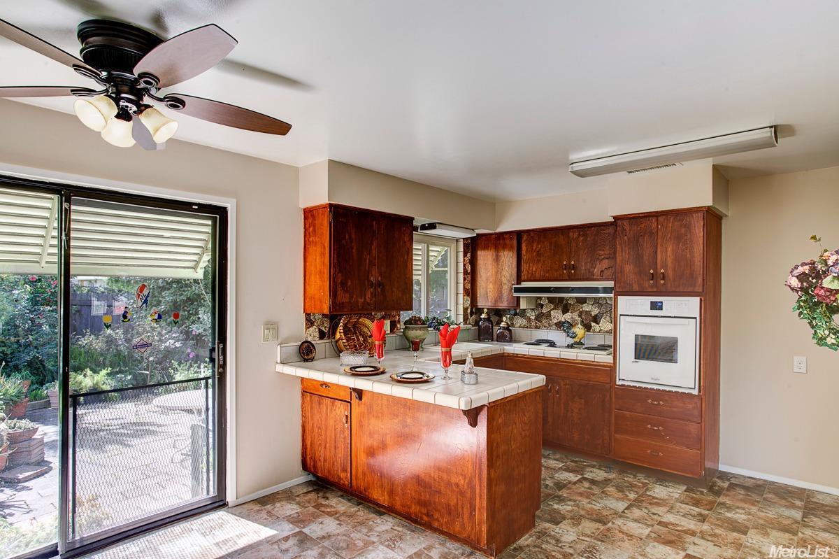 6256 Templeton Dr, Carmichael, CA 95608 photo 8