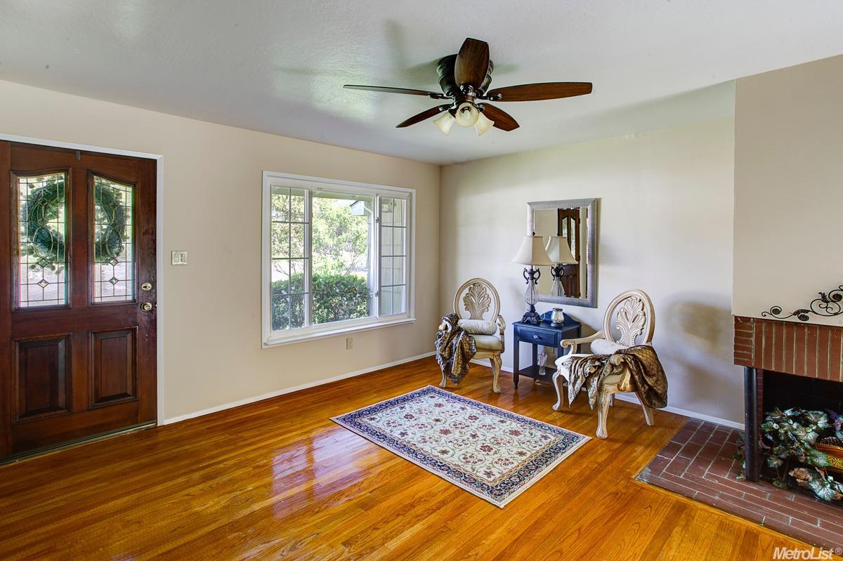 6256 Templeton Dr, Carmichael, CA 95608 photo 4