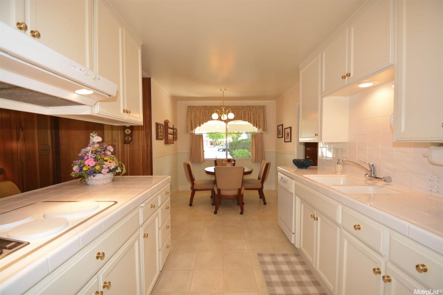 1704 Iris Ct, Modesto, CA 95355 photo 7