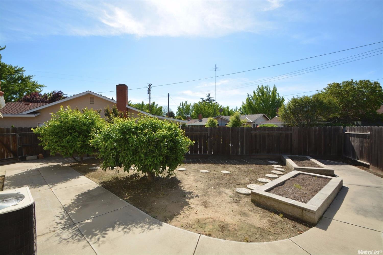 1704 Iris Ct, Modesto, CA 95355 photo 25