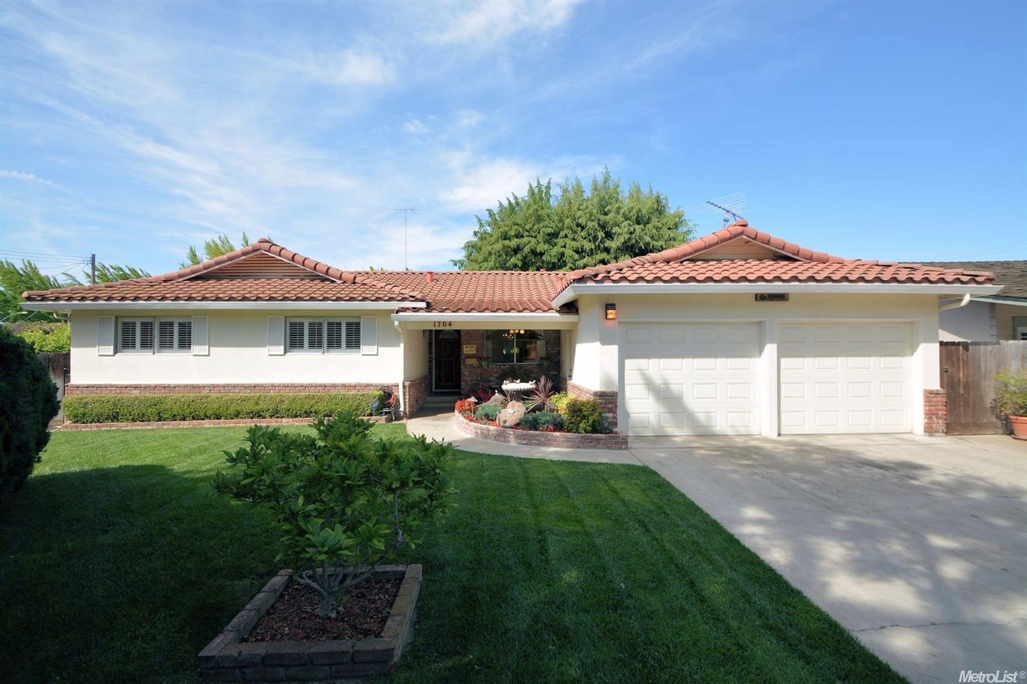1704 Iris Ct, Modesto, CA 95355 photo 1