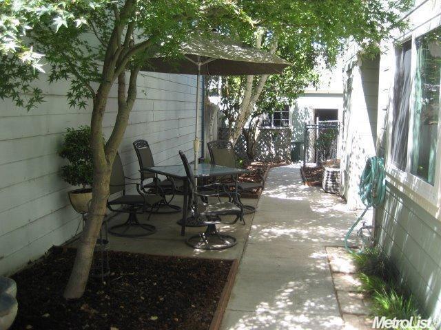 430 Golf Cir, Manteca, CA 95337 photo 2