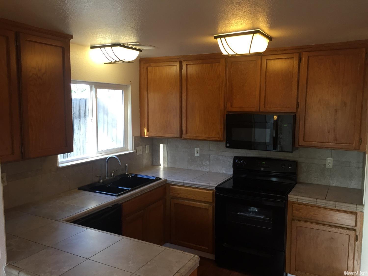 2932 Merle Ave, Modesto, CA 95355 photo 3