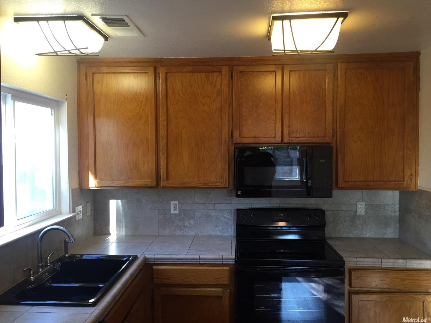 2932 Merle Ave, Modesto, CA 95355 photo 4