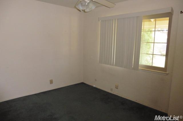 1711 W Pine St, Lodi, CA 95242 photo 6