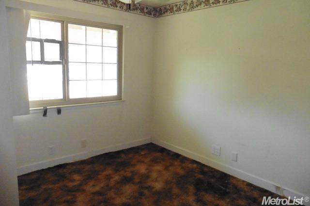 1711 W Pine St, Lodi, CA 95242 photo 5